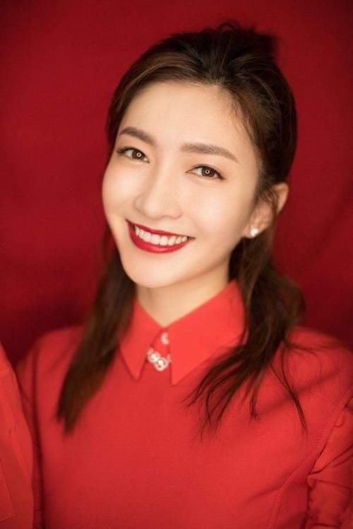  『越多越好』口红不是囤越多越好，学会根据肤色选色号，只买一只也能美翻天