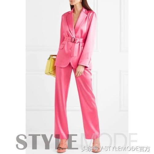 入秋的N套时髦穿搭,颜值最高还是粉色skr人!