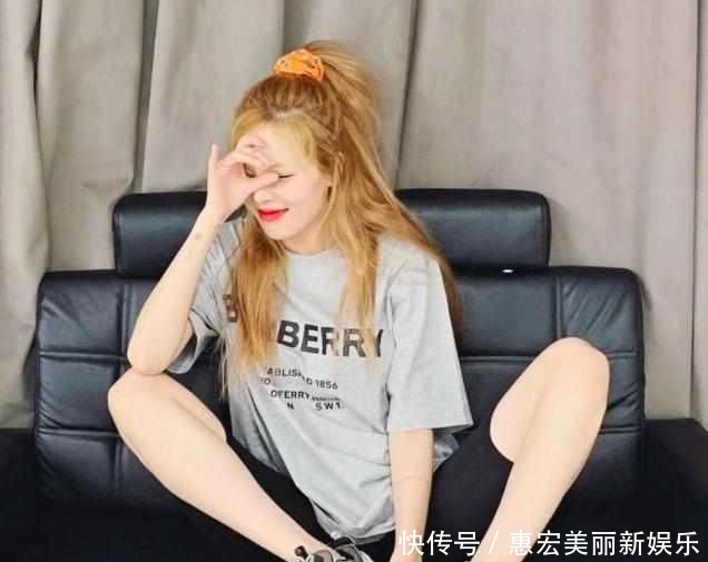  [发圈儿]别小瞧“奶奶发圈”的魔力，真·搭配高手都在用它凹造型