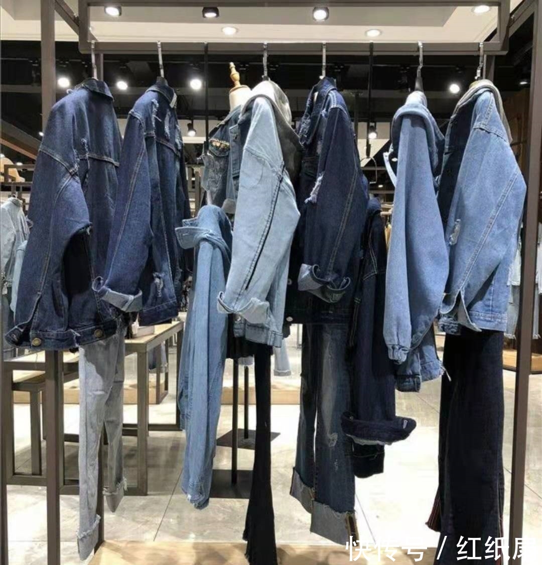  服装店：为什么买衣服的时候，导购员总是让你试？真像太残酷