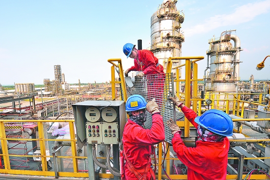 新疆油田试气 新增天然气地质储量300亿立方米