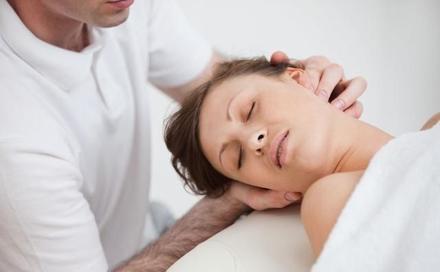  春天：教你3件运动外套过了春天，不容易落伍还能显高时尚潮流