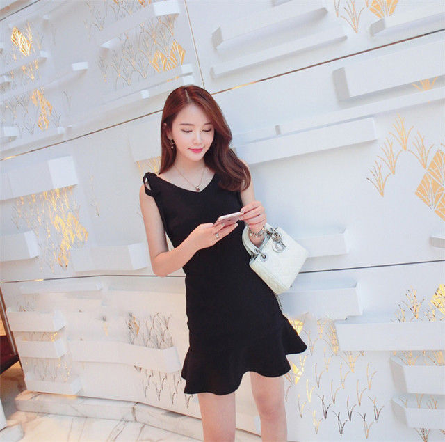 气质不够,鱼尾裙来凑,提臀收腰拉长双腿,每走一步都优雅迷人