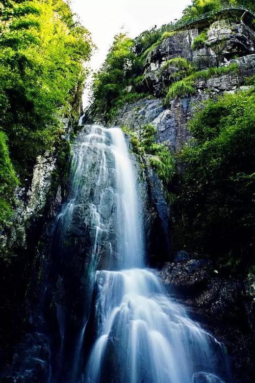 看山看云看梯田，人间仙境南尖岩