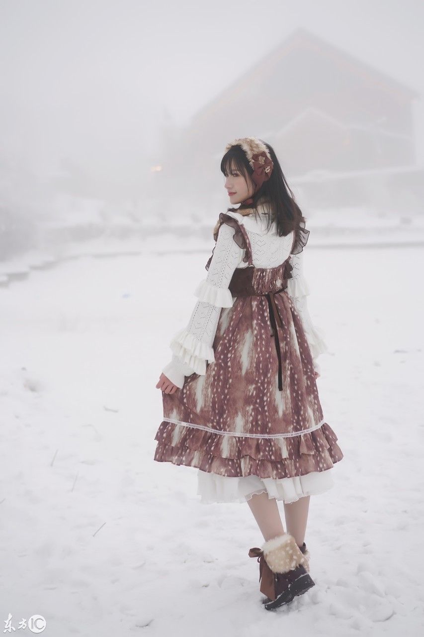 这个夏天雪域美女给你眼睛解解渴，喝什么都没有这个来的直接