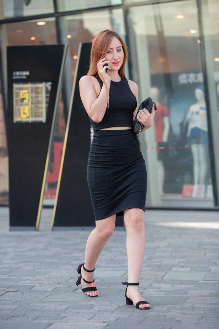 风韵时尚的女生最有魅力, 姣好身材, 充满浓浓的女人味