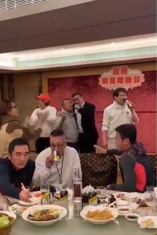 聚餐■传成龙与曾志伟等人聚餐患肺炎隔离？本人发声辟谣：我很健康