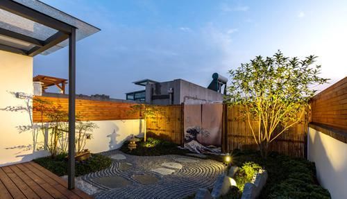  空中花园@他花了15天，将废弃楼顶改造成庭院，空中里的花园，太惊艳了