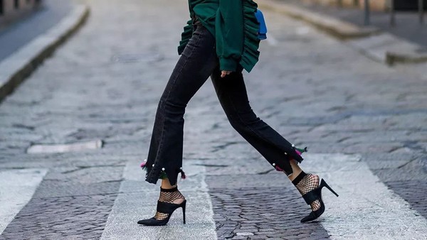 穿着相同鞋子 只有袜子能代表你的个性了