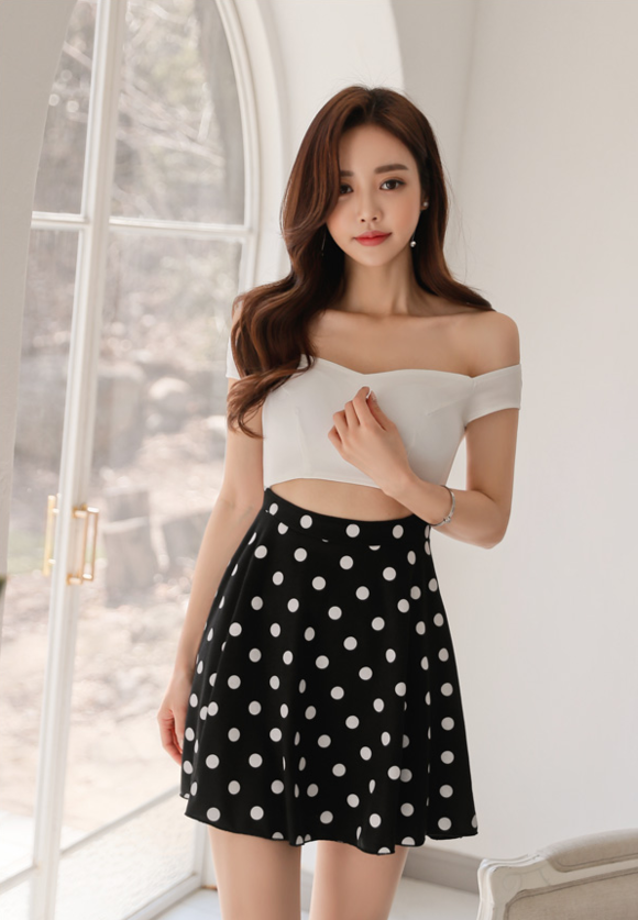 女神孙允珠,白流苏甜美梦幻波点抹胸洋裙