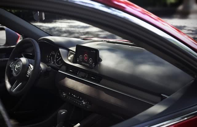  『当中』动力重要还是驾驶乐趣更重要？在君威和阿特兹当中应该如何选择