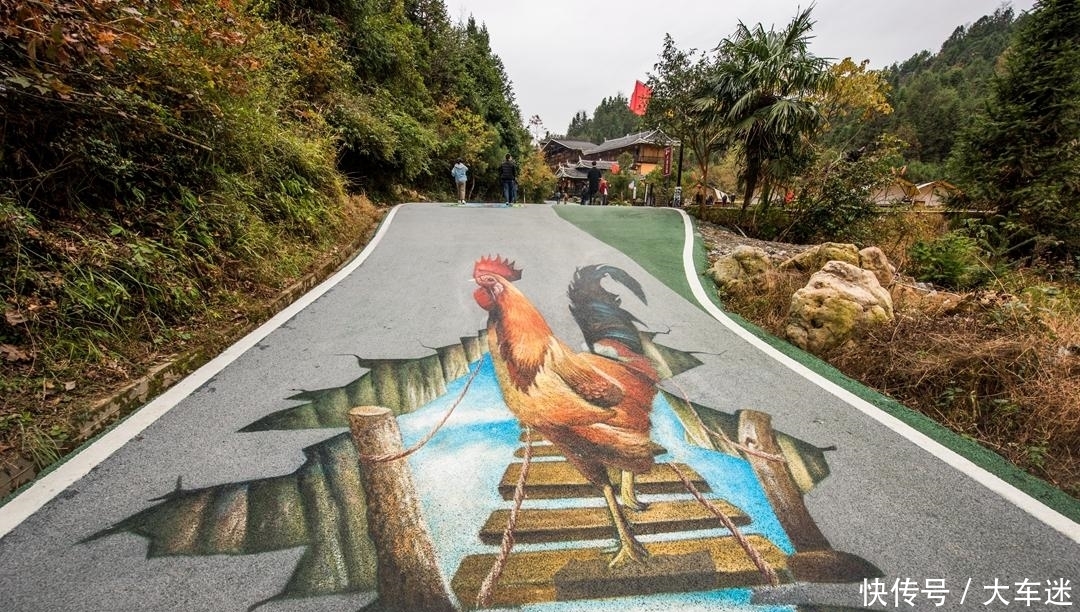 奇了怪,湖南这个景区把3D画弄到地面,游客不小心就会掉进深渊!