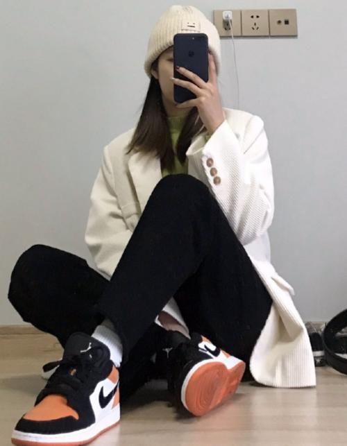  [时髦感]我终于信了，原来女生这样穿AJ才“最潮”，男生看了都自愧不如