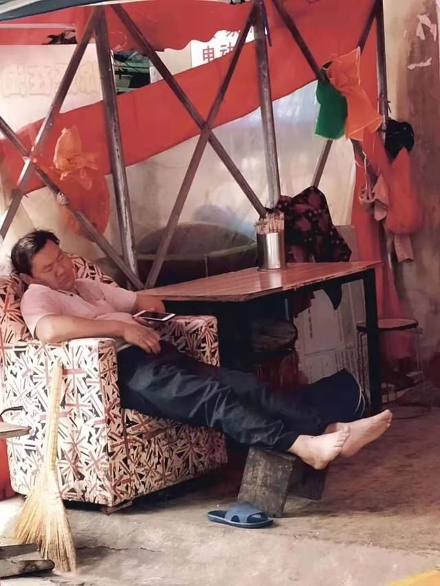  赵彬：看完这个外卖小哥的朋友圈，我惊了