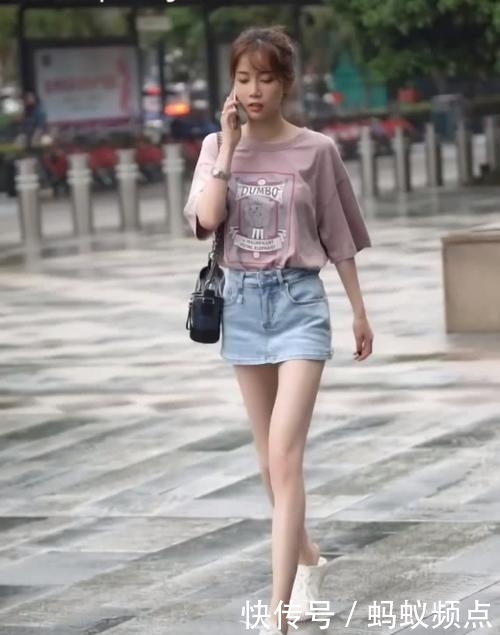  #潮范#别在短裤＋裙了，现在流行“正面短裙，后面裤子”，潮范！