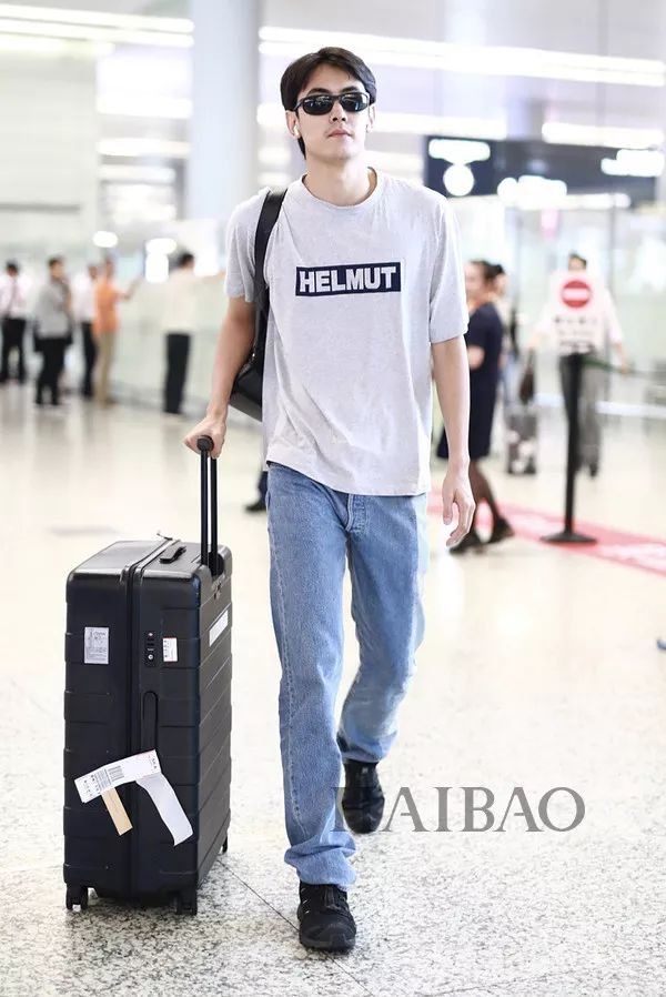 晴格格王艳让人不敢认!杨烁老婆原来是她…【海报街拍】