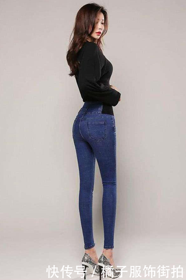 牛仔裤美女，穿着收腰的装扮，网友：太美了！