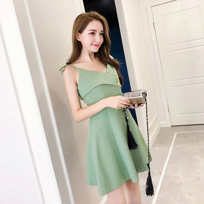 老公眼光真好，给我买这样的连衣裙，穿上超级有魅力还有女人味