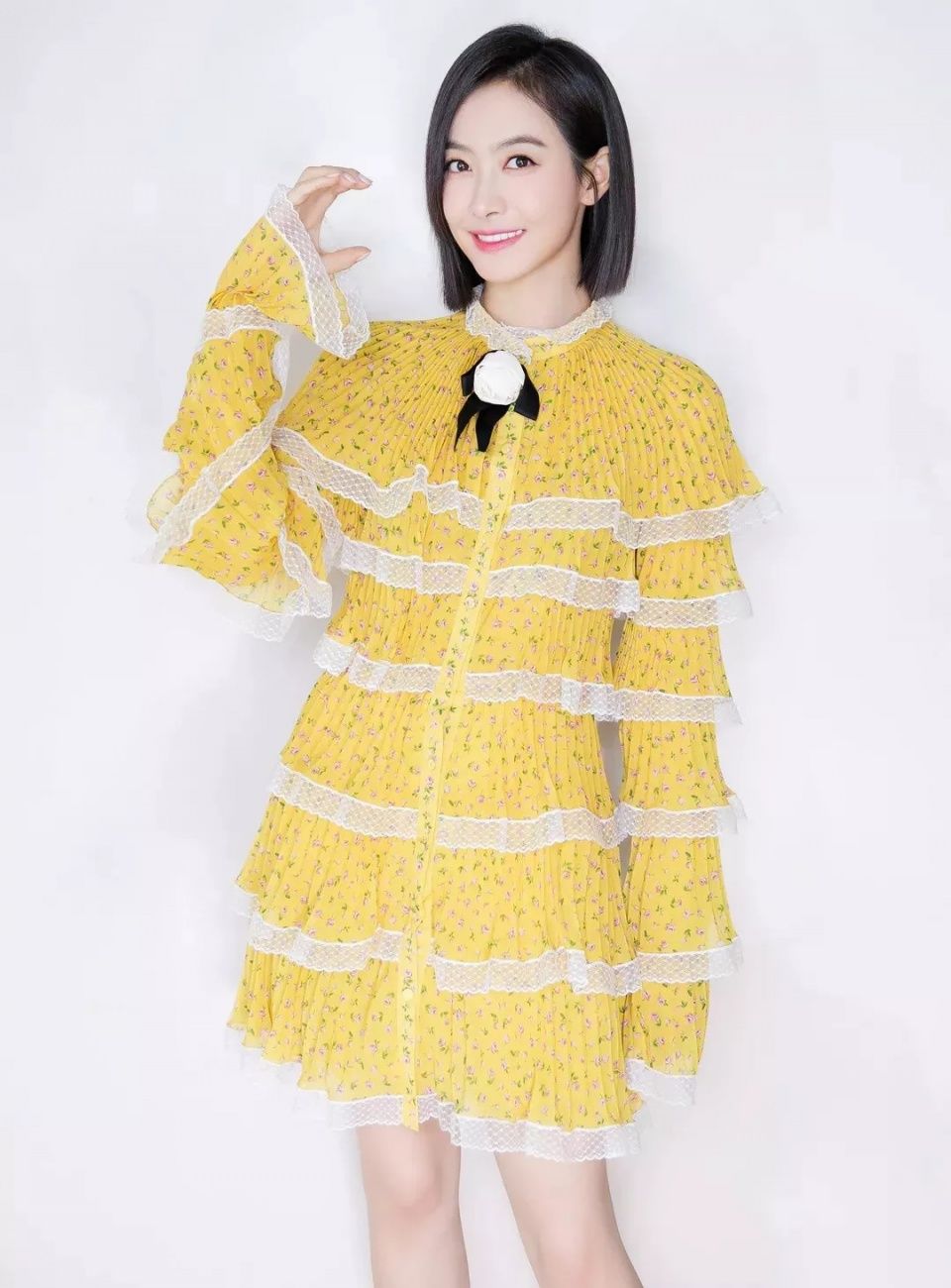 唐嫣宋茜亲自告诉你，秋冬穿什么流行色最显白!