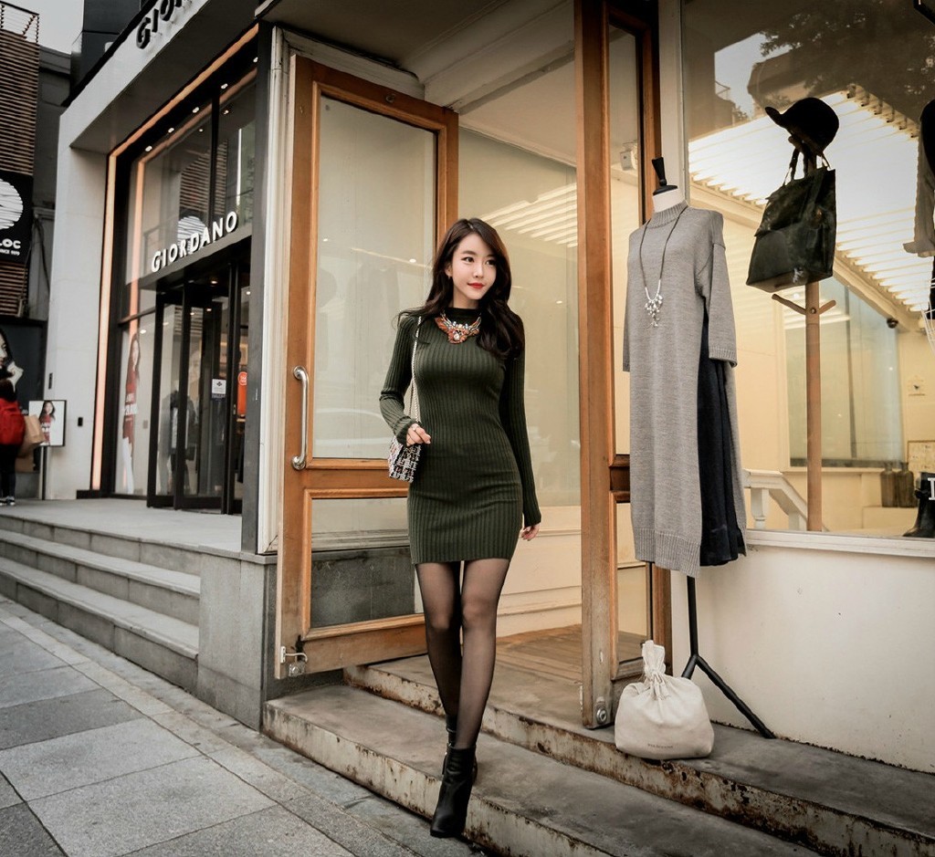 潮范十足的紧身裙美女,美丽的身姿特别养眼!