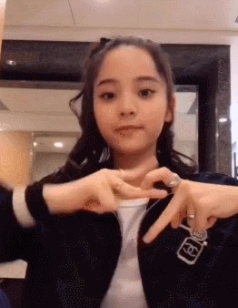 95后小花们正面PK! 是谁拉高了穿搭水准？