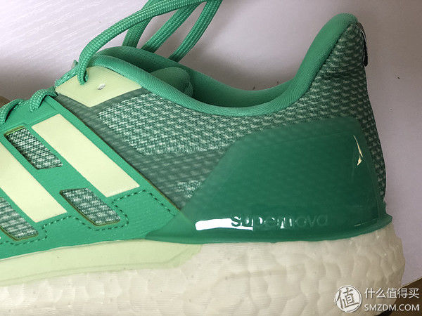 阿迪达斯难得的一双严肃跑鞋--Adidas Supernova 开箱