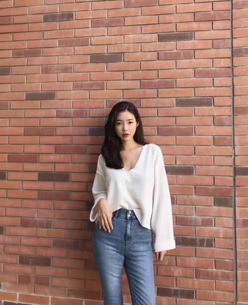 『简直』牛仔裤是这么穿的,你们以前都穿错了,和高跟鞋简直是绝配