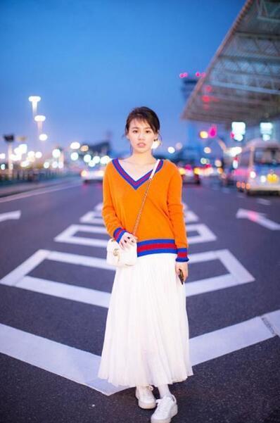 马思纯走性感路线会更红，包臀裙摆尽显了小蛮腰，太撩人了