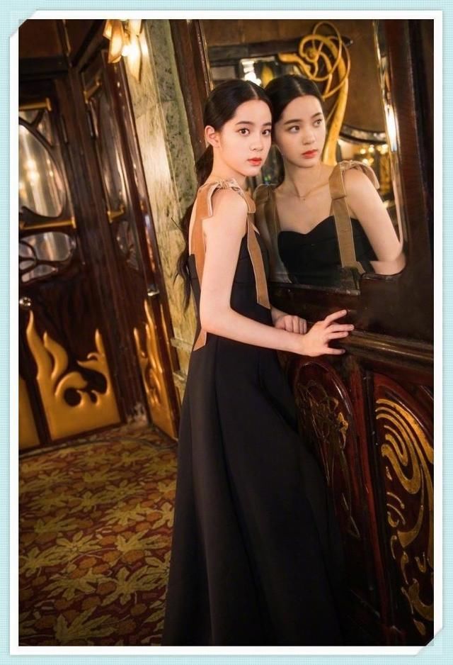 成年后的欧阳娜娜越来越敢穿！一身黑色礼服尽显曼妙身姿，美炸了
