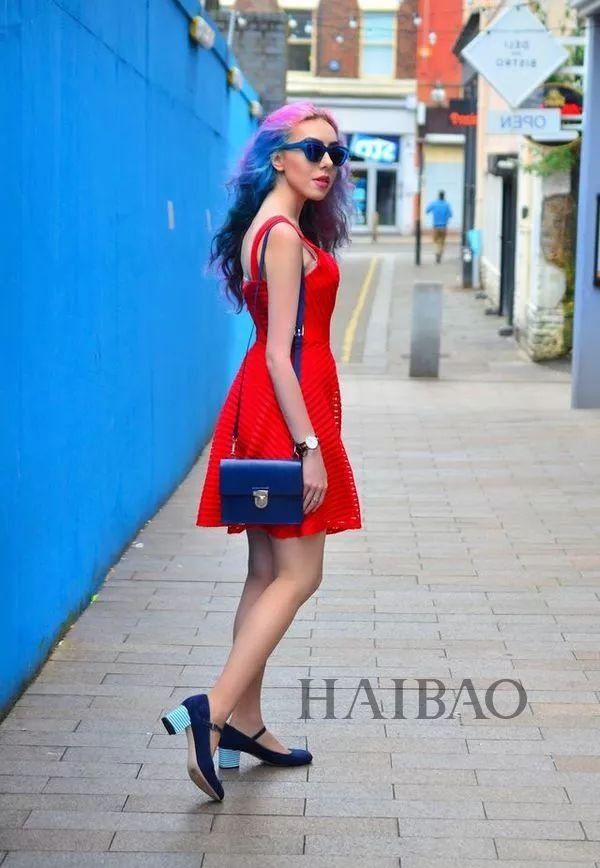 谁说这个颜色土了?这样明明穿起来就很好看!