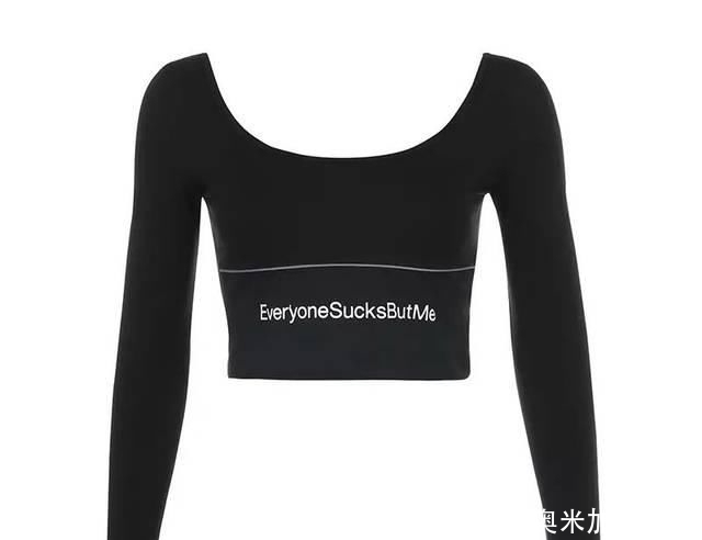  「反光设计」最时髦的人都在穿这件衣服