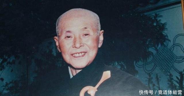 九华山女肉身菩萨，圆寂20多年至今栩栩如生，大批信徒前来参拜