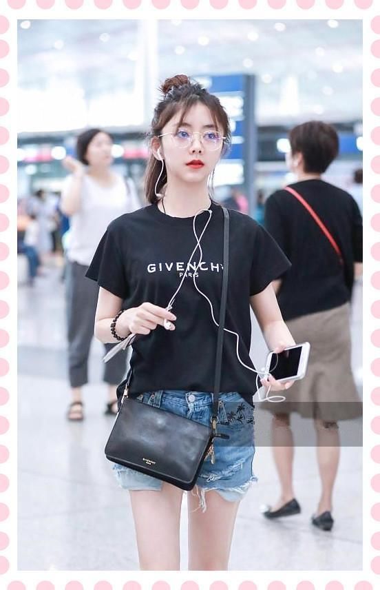 本以为古力娜扎扎丸子头够嫩了，但看到谭松韵这效果，我沉默了！