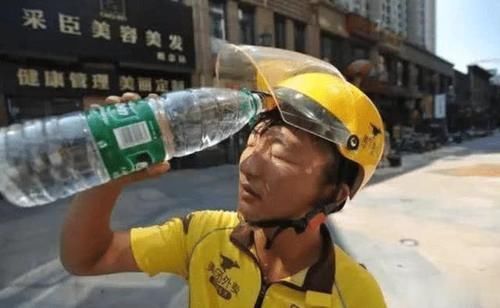 「小区」为什么越来越多小区禁止美团外卖等小哥骑车进入?揭开真实原因