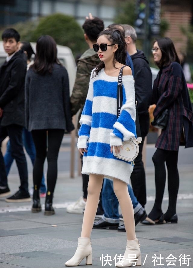  长款毛衣：春捂秋冻的养生季又来了，只要一件毛衣，温暖百搭不落俗套