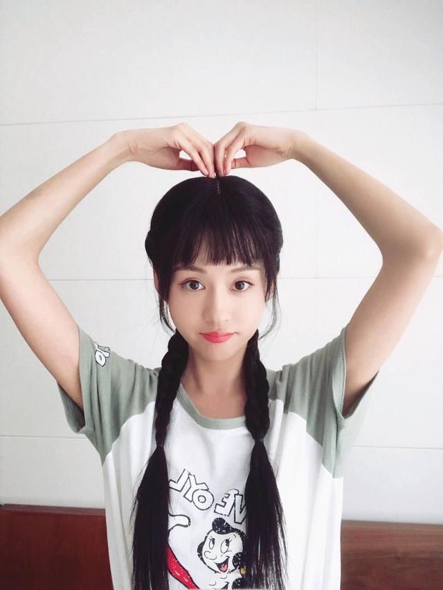 郑合惠子一改甜美可人形象变身文艺女青年，网友：还我“颜末”！