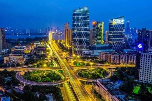  #中国#中国发展“最猛”的超大城市，深圳重庆落榜，未来有望成