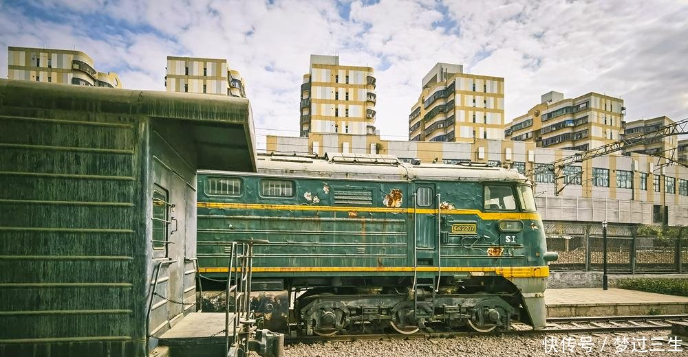  『快节奏』深圳草铺铁路公园，在快节奏闻名的城市，是时光沉淀下来的艺术品