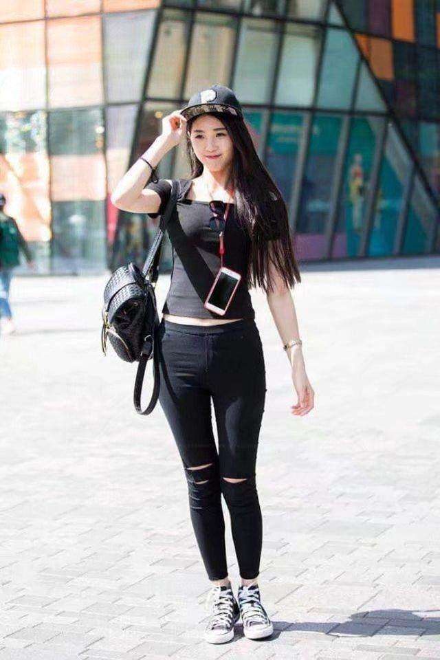 街拍: 时尚动感的美女, 图4小姐姐肉感十足, 十分性感