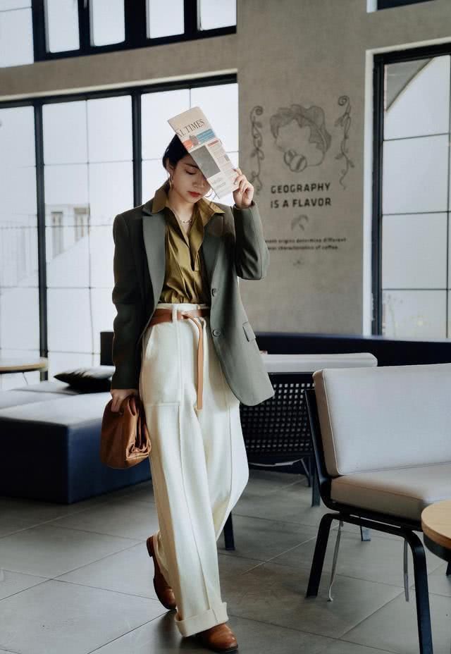 阔腿裤:春季不知道穿什么?我们来“偷”三木的10种新搭配,知性又温柔