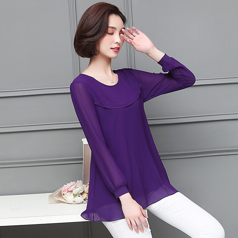 中秋近，你还在穿连衣裙?50岁的婆婆换上这小衫后，洋气又减龄