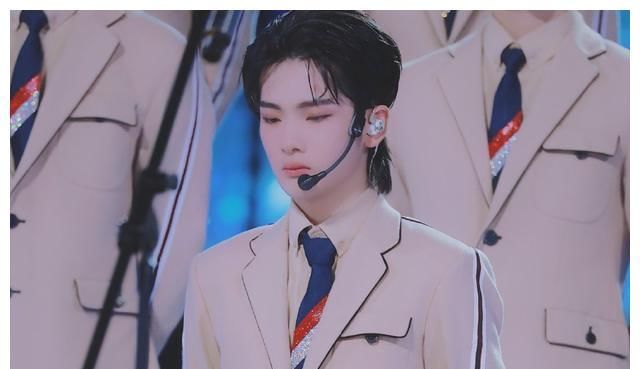 「历届」盘点历届C位选手的特点, 蔡徐坤和孟美岐为何能成功出道