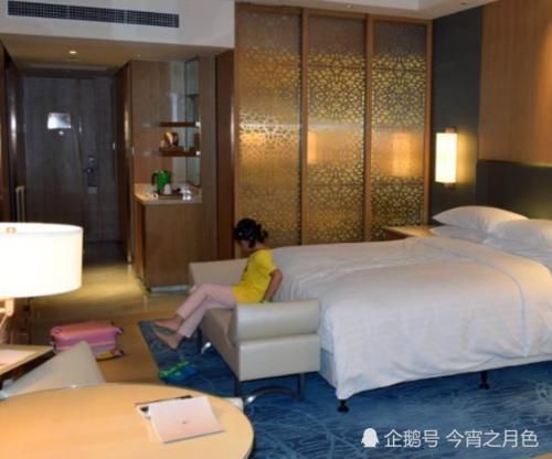 酒店退房时,这“3样东西”可以带走,保洁阿姨:不拿或许就亏了