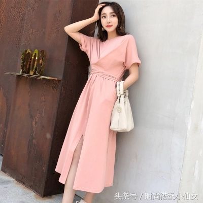 一拿到手就觉得很值,特显瘦,不用穿高跟鞋就有一米八的大长腿啦