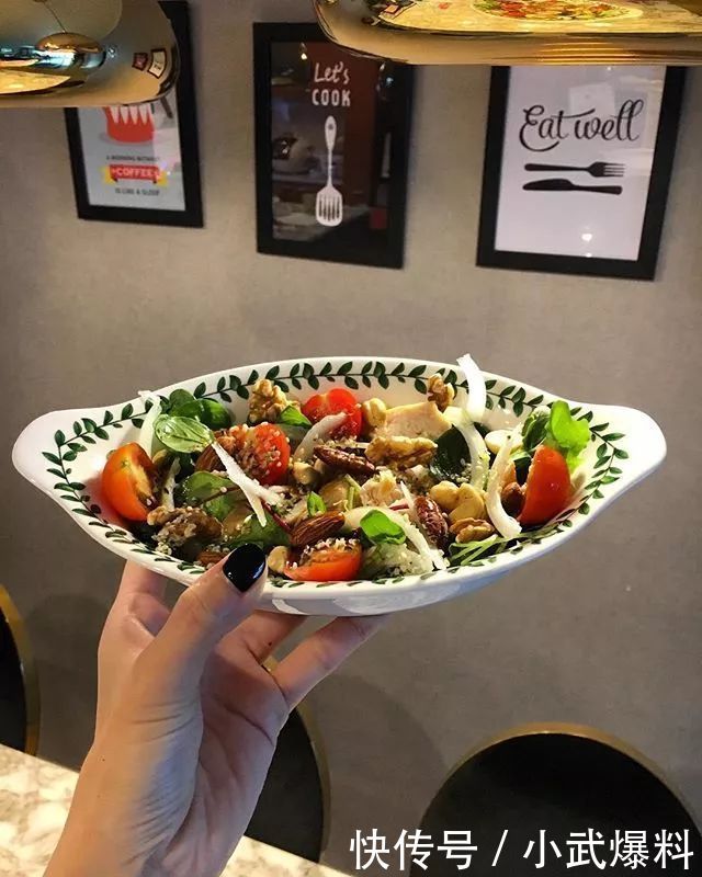 40岁辣妈身材完爆18岁少女,翘臀马甲线诠释健身女人有多美!