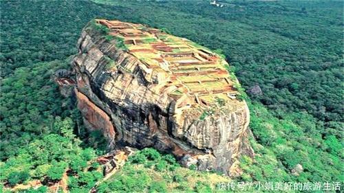 世界上唯一建在岩石上的国家，高度180米，堪称一大奇迹