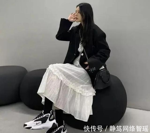  要买：今年一定要买的3双平底鞋，谁穿谁好看！