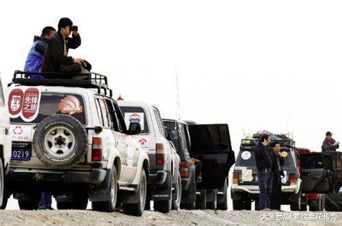 自驾游时就算花钱住酒店，也不要窝在车里睡，老司机：我不想丢命