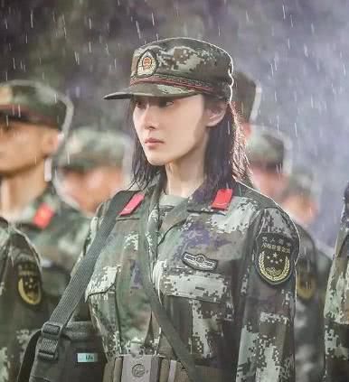 与何捷感情再添喜事?网曝张馨予已怀孕拍照不露腹部疑保护宝宝