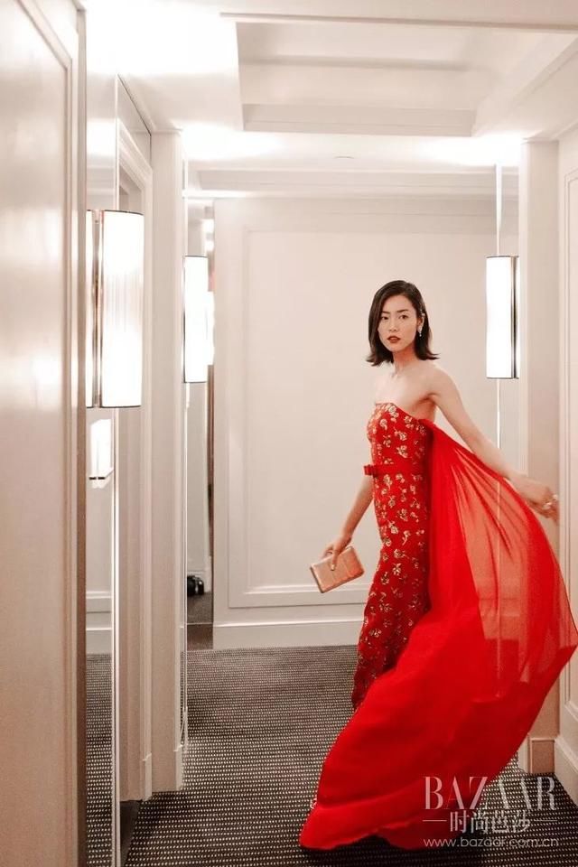 不骗你，刘雯衣橱里可能有180条牛仔裤!